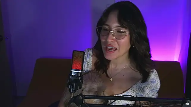 Yuliennegg Chat XXX in diretta