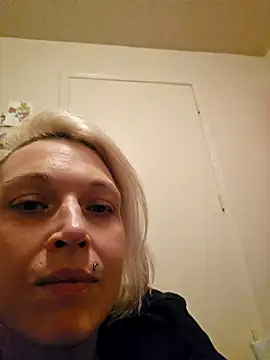 Czat XXX na żywo – Slutty4Der