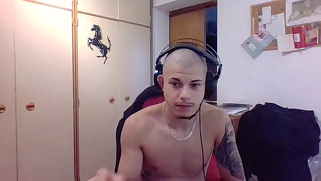 XXX chat uživo modela Akillas