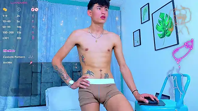 NicolasTorrez Adlı Modelin Canlı XXX Sohbeti