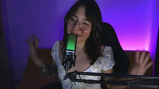 Chatroom XXX en direct de Yuliennegg