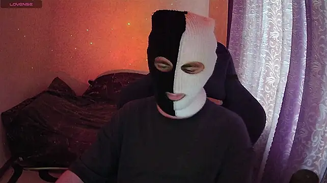 ZXCENSORED- – Naživo XXX chat