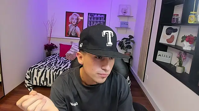Czat XXX na żywo – Benji23_