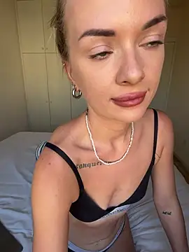 ElenaRebelle élő XXX-chatje