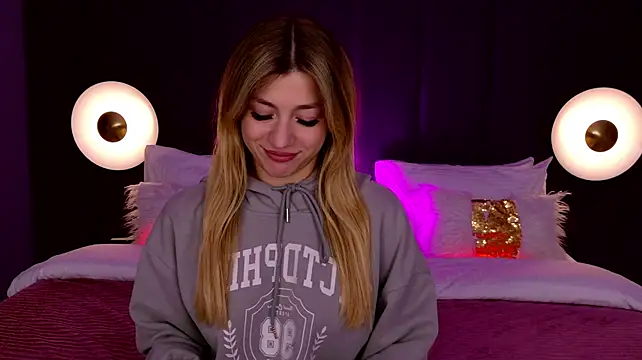 HelenaMorgan Adlı Modelin Canlı XXX Sohbeti