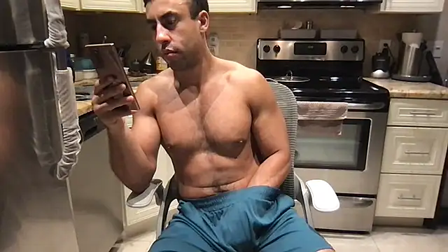 BigGuyMuscleのライブXXXチャット