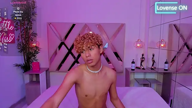 Chat +18 de Anyelo_Twink ao vivo