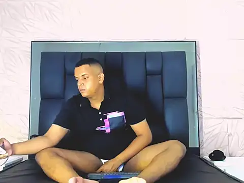 Papi_95 Live XXX Chat