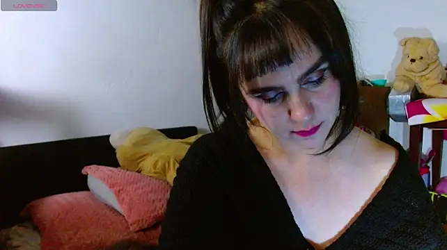 Chat +18 de collette_beaufoy_ ao vivo