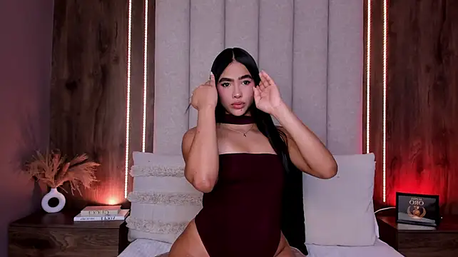 LucySalvatore_'s Live XXX Chat