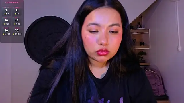 Hinata_98 XXX чат на живо