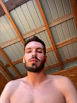 Leo111109 Show in webcam