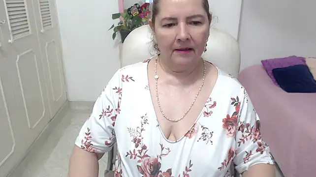 leonela_69's Live XXX Chat