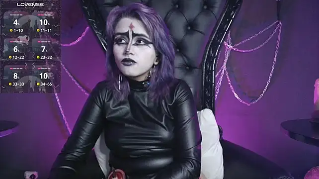 Navier__ élő XXX-chatje