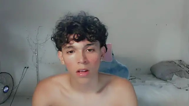 Chatroom XXX en direct de FUNNY_DICK_