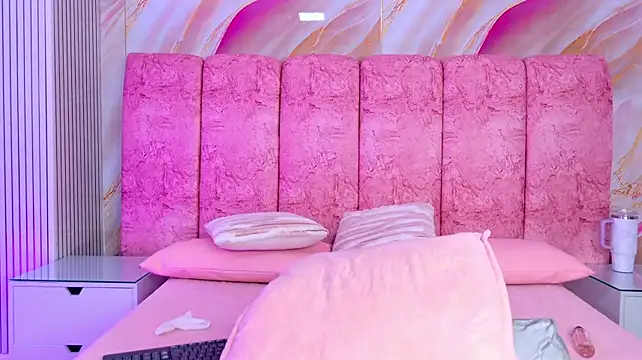 emmacurvy Chat XXX live