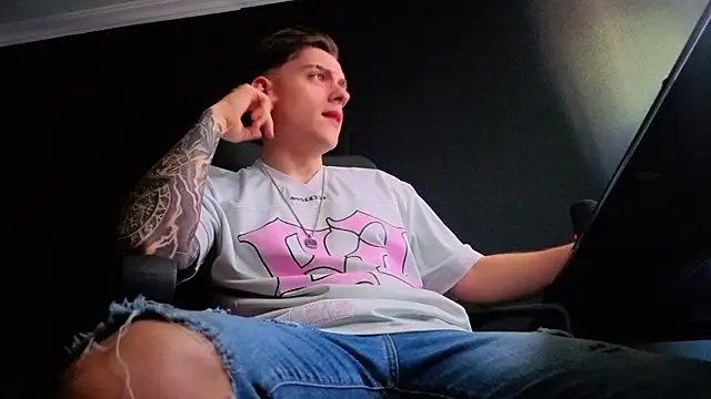 FelixStarkk live XXX chat