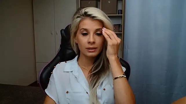 KristineGlow's Live XXX Chat