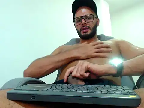 Živý XXX chat ThiagoToro