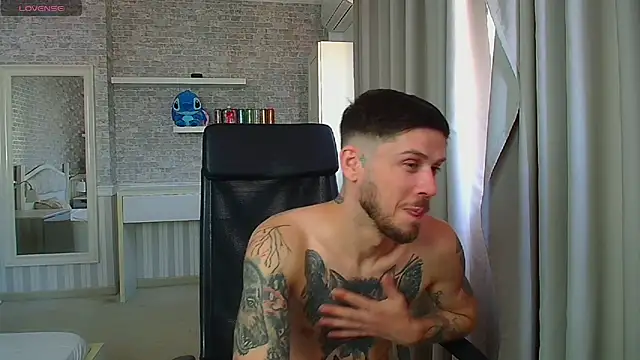 JonahShaw live XXX chat