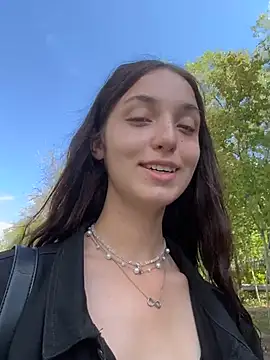 DollyTall Webcam Show