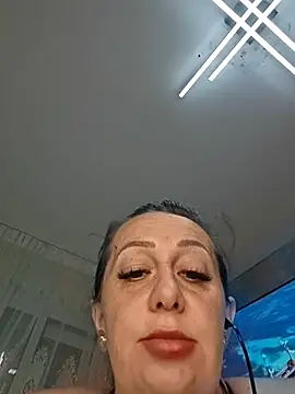 AvaSquirtMilf's Live XXX Chat