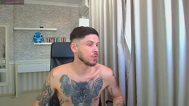 Chat XXX en directo de JonahShaw