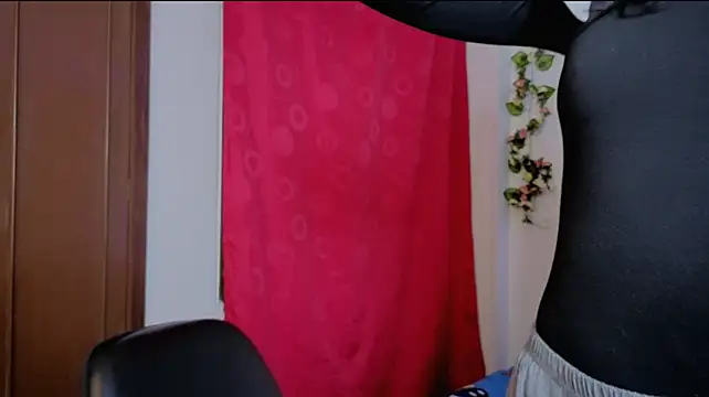 Czat XXX na żywo – PaulaCutexs