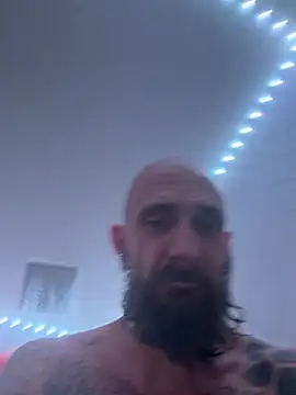 Chat XXX en directo de Bearlyfuckinglogan
