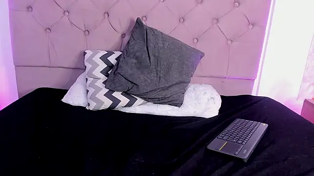 Chat +18 de SweetAnnyjb ao vivo