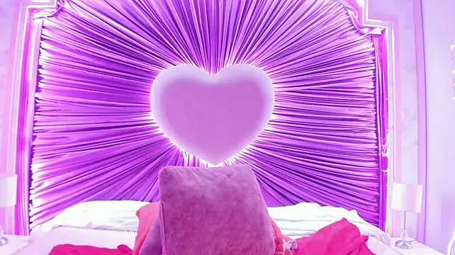 Lushi_Love: онлайн-секс-чат