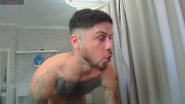 JonahShaw Live XXX-Chat
