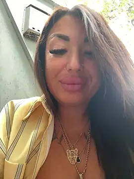 RuslanaXX XXX чат на живо