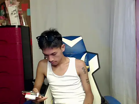 XXX chat uživo modela riks_tyler