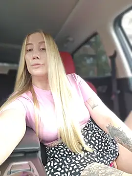 SvetLive Adlı Modelin Canlı XXX Sohbeti