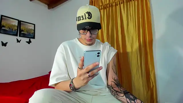 צ'אט XXX בשידור חי של Vlad__night