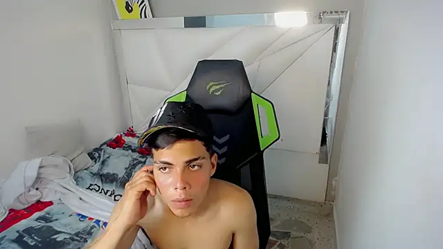 Онлайн чат XXX RyanFlirty