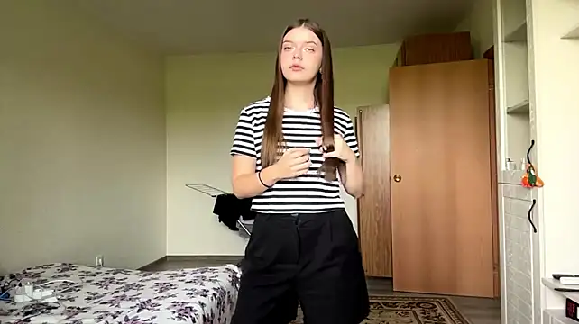 دردشة IvyWild الجنسية المباشرة