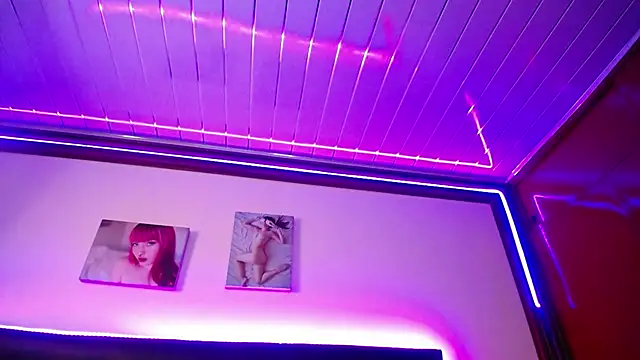 SeleneMore's Webcam Show