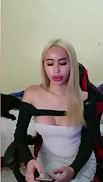 Chatroom XXX en direct de celest_yummy