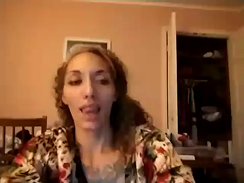 xXjjuicyMayx 现场XXX聊天