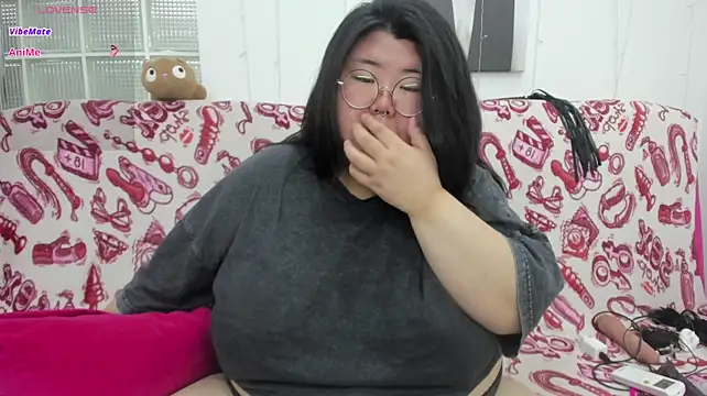 دردشة Nadine_asian الجنسية المباشرة