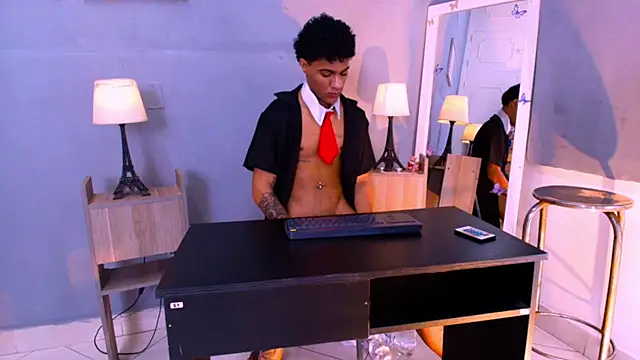 XXX chat uživo modela _Thiago12