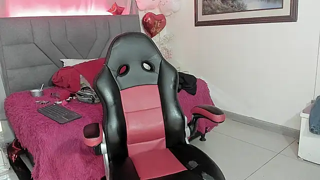 Živý XXX chat EbonyNaughty1000