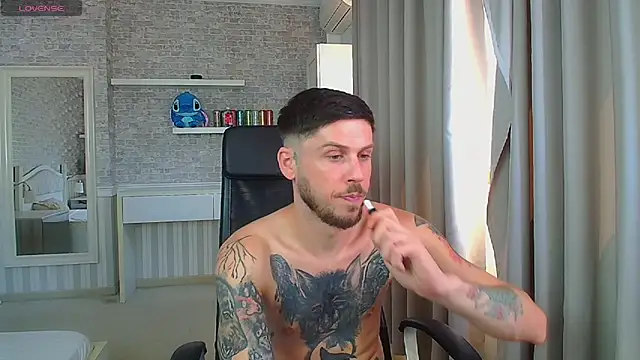Chat +18 de JonahShaw ao vivo