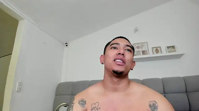 erotic_sins' Live XXX Chat