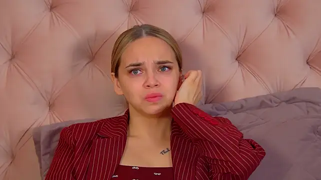 دردشة AnitaVenture الجنسية المباشرة