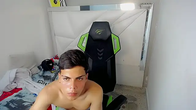 RyanFlirty's Live Chat Room