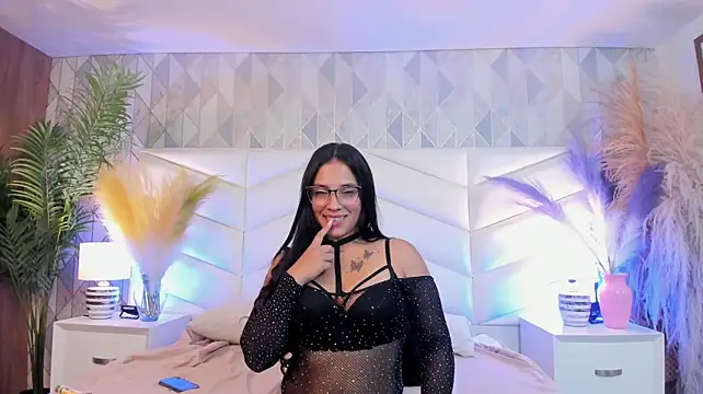 Saritha_cooper's Live Chat Room