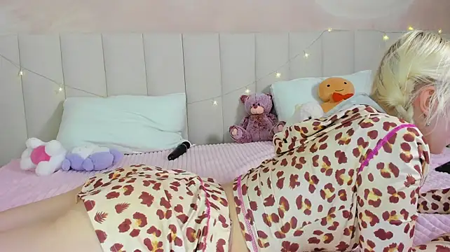 AdeleSilvy's Live XXX Chat